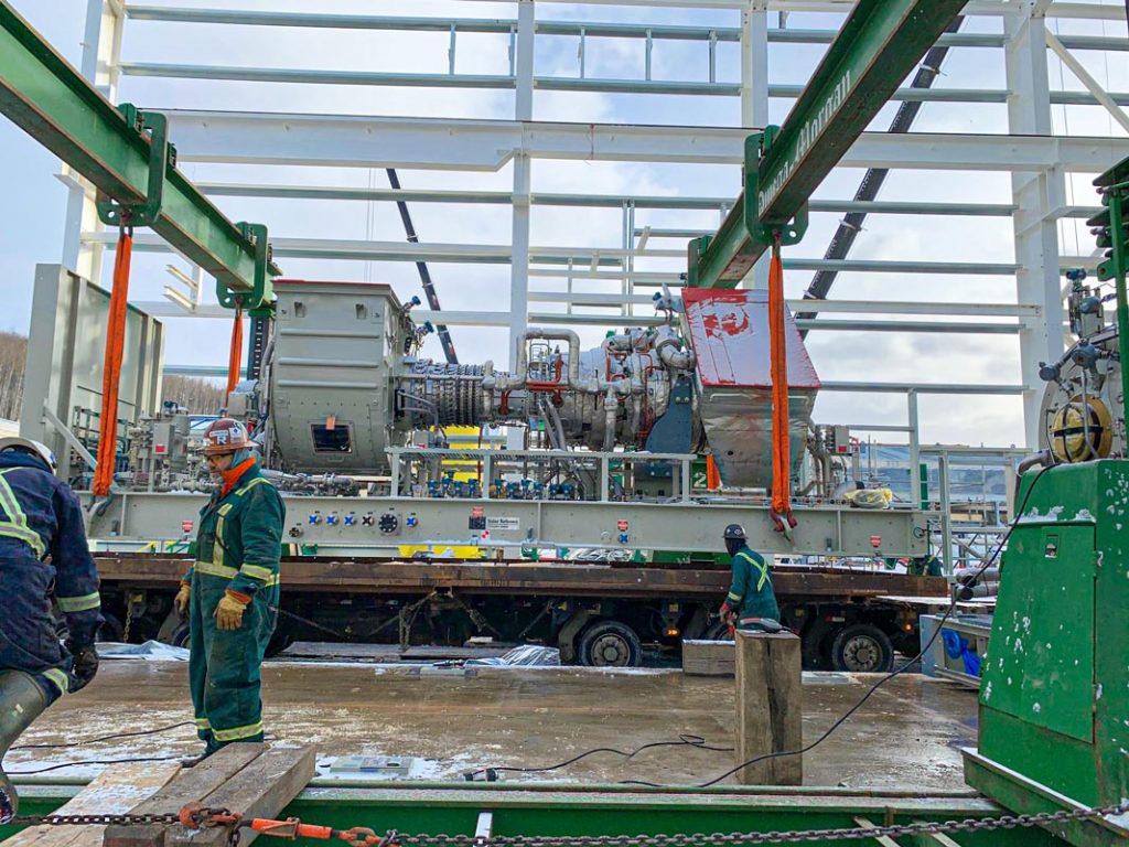 Omega Morgan 250-ton gantry system lifting compressor station equipment into a compressor station in Chetwynd, British Columbia.